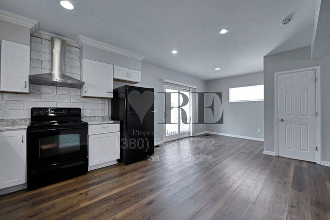 Building Photo - 1555 Myrtle Ave