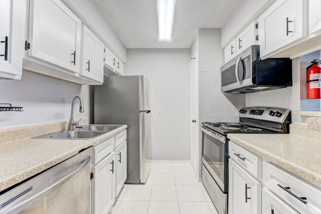 Building Photo - 6001 Reims Rd