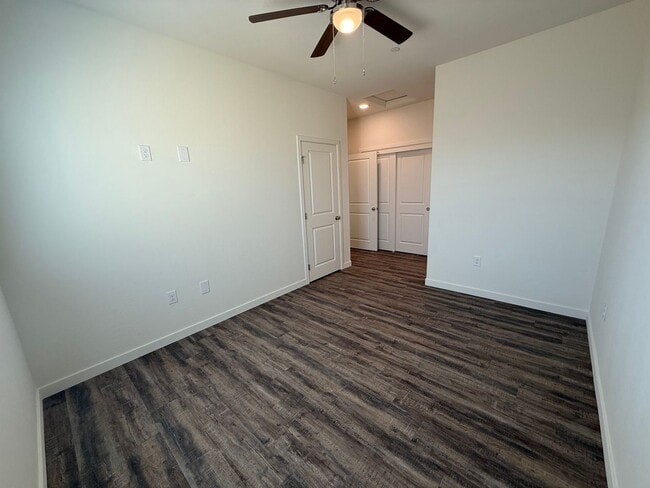 Building Photo - 9007 Canyon St