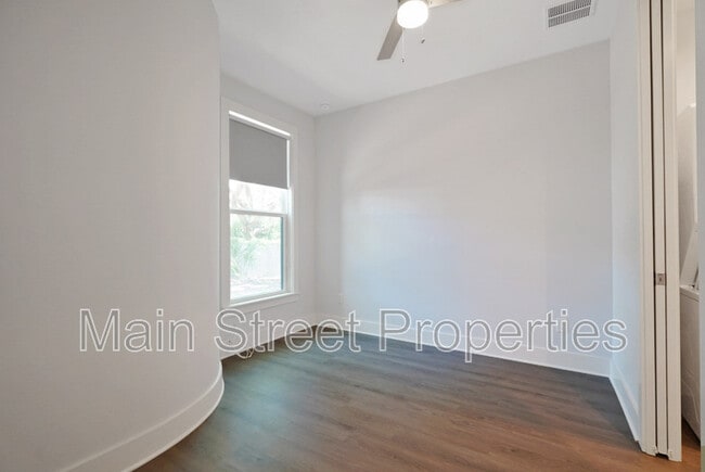 Building Photo - 379 S Clubbs St