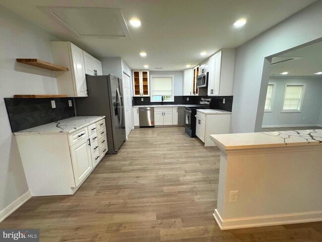 Building Photo - 203 Henson Rd