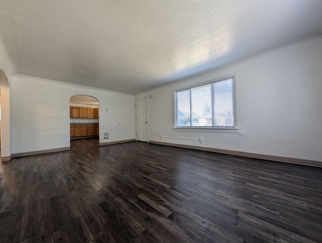 Building Photo - Great 3-Bedroom, 1-Bath Home In Springfield!