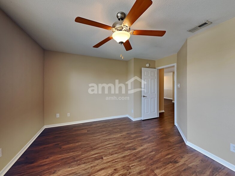 Building Photo - 7927 Newhall Way