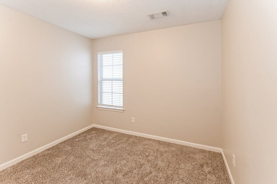 Building Photo - 10253 Evening Hill Dr