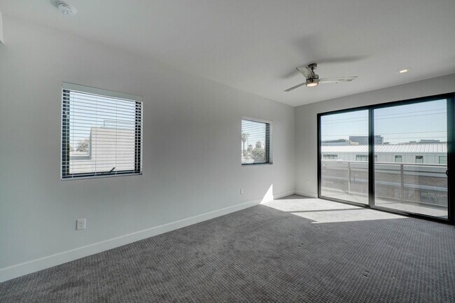 Building Photo - 504 E Roosevelt St