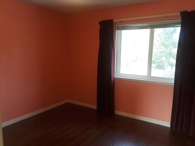 Building Photo - 2650 Bloomfield Ct