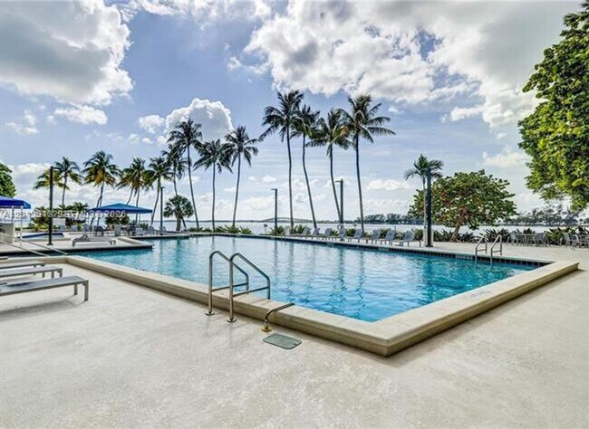 Building Photo - 2333 Brickell Ave