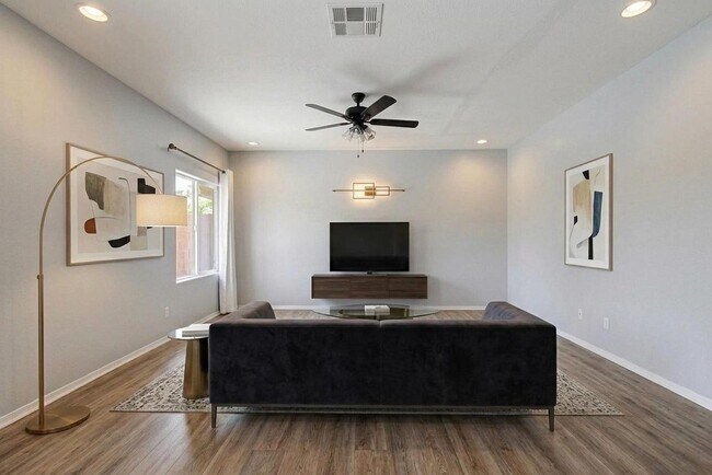 Building Photo - BEAUTIFUL PROPERTY IN PROVIDENCE WITH DOWNSTAIRS BEDROOM!