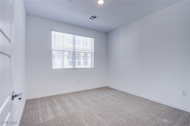 Building Photo - 2555 Hampton Rd