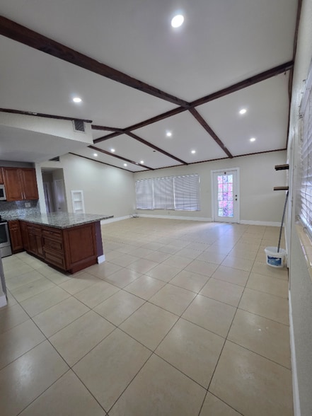 Building Photo - 341 Delaware Ave