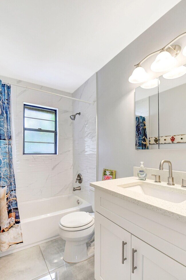 Building Photo - 9311 Longmeadow Cir