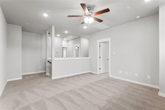 Building Photo - 2310 Calvert Dr