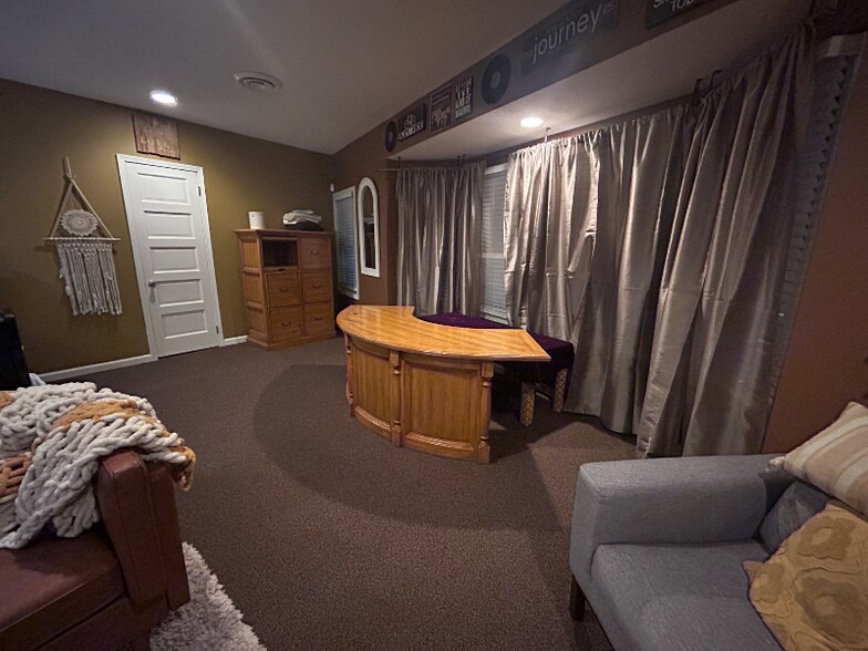 Building Photo - 11609 Detroit Ave