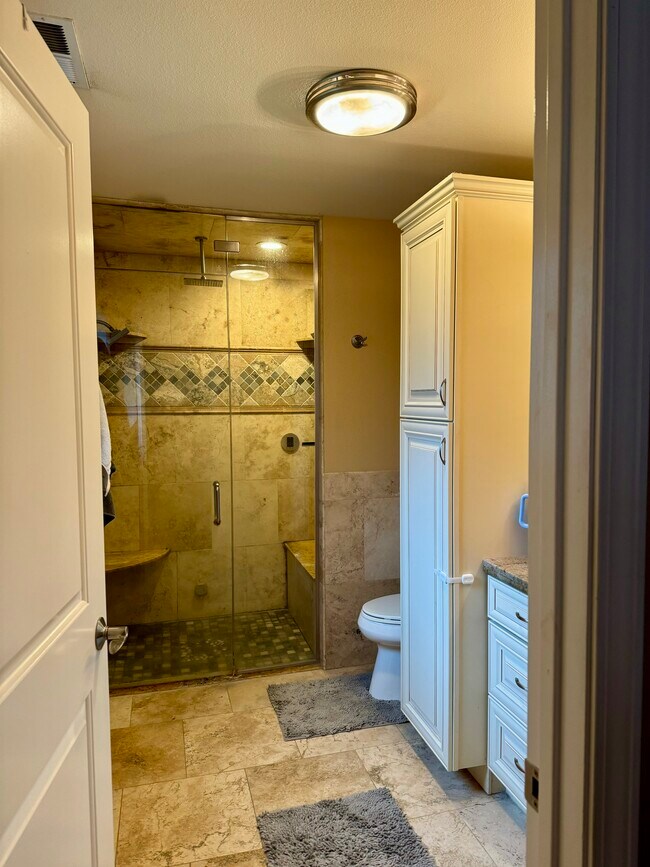 Building Photo - 102 W Canyon View Dr