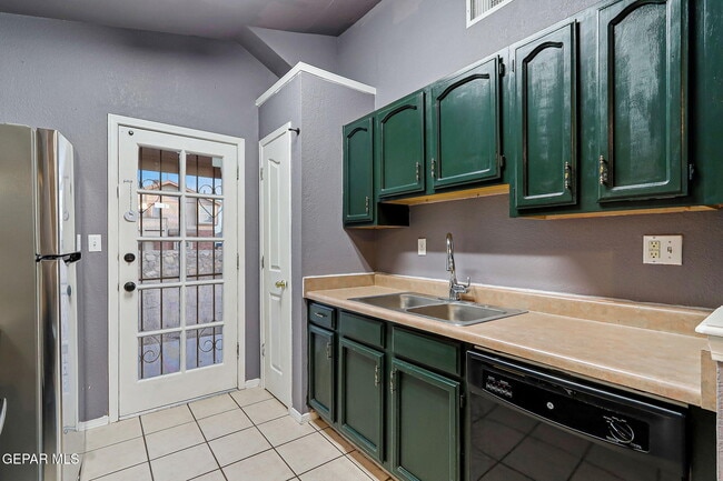 Building Photo - 12372 Golden Sun Dr