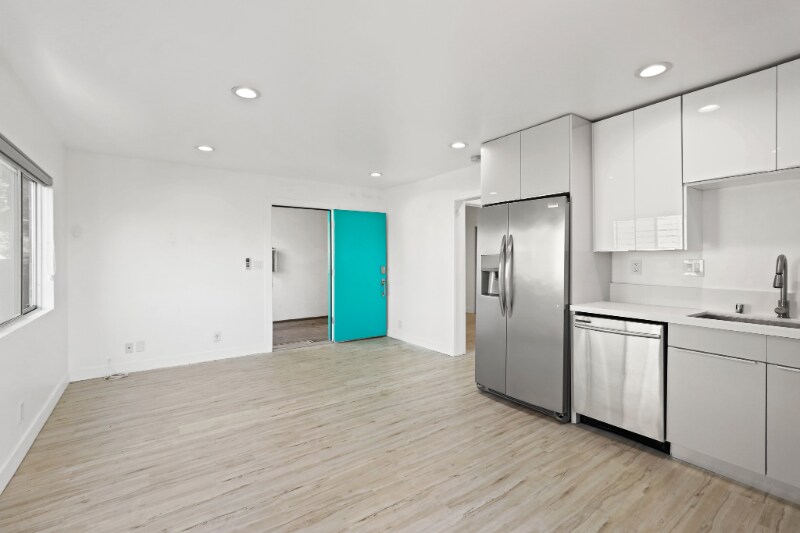 Building Photo - 249 S Coronado St