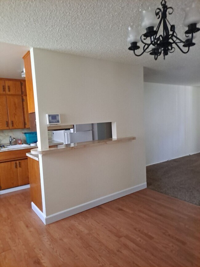 Building Photo - ALL PROSPECTIVE TENANTS MUST SUBMIT A $58 ...
