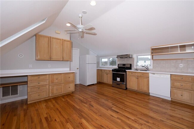 Building Photo - 1 High Hill Farm Pl