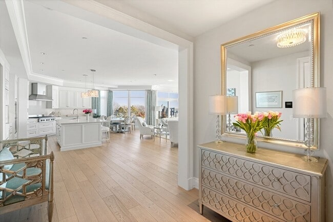 Building Photo - 35 Littles Point Rd