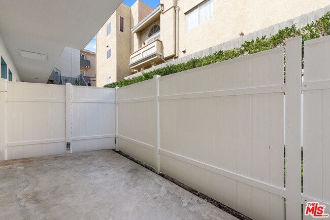 Building Photo - 1433 Brockton Ave