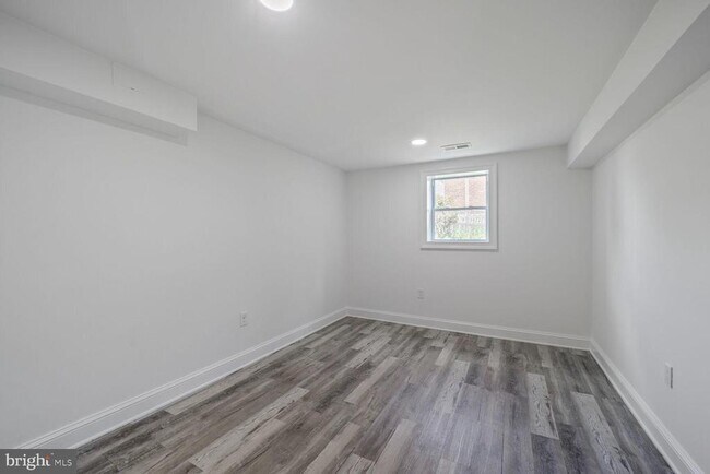 Building Photo - 10213 Duvawn Pl