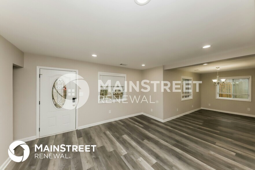 Building Photo - 3539 Meadowview Dr