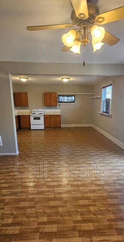 Building Photo - 1504 S Latawah St