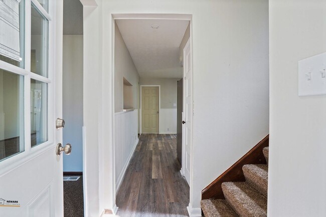 Building Photo - Spacious 3 Bed, 2 Bath in Newark - Move-In...