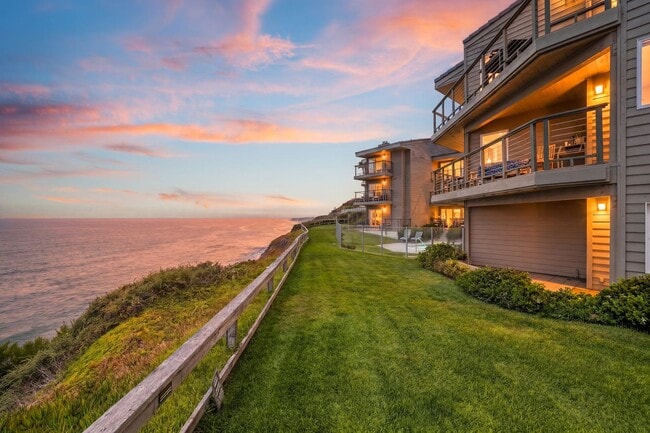 Building Photo - 940 Sealane Dr