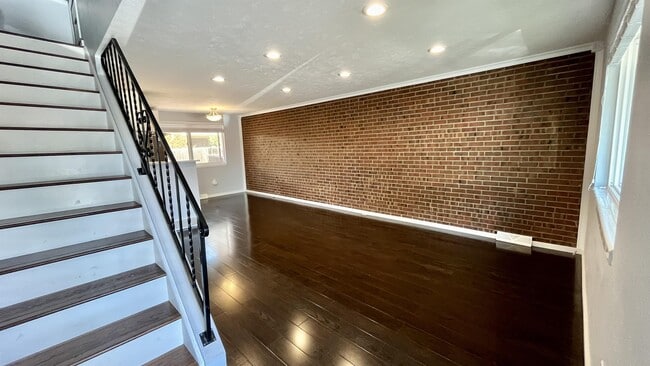 Building Photo - 4649 Independence St