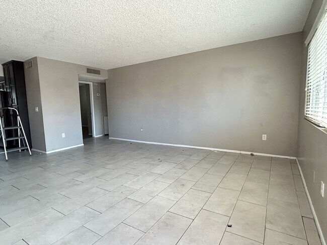 Building Photo - Northern Lanai 2 Bed 1 Bath