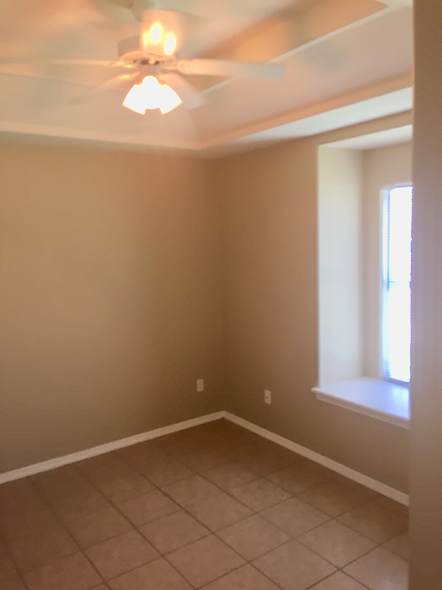Building Photo - 622 Horizon Peak