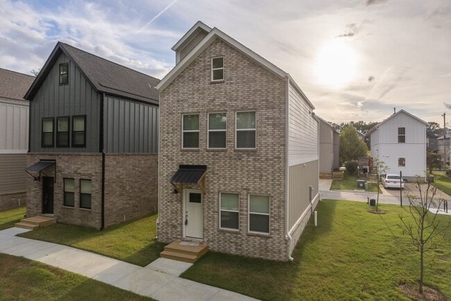 Building Photo - Brand New 2 BR Townhomes