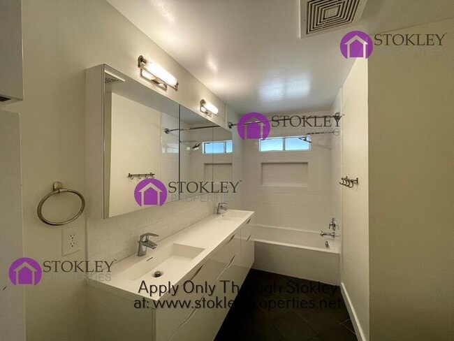 Building Photo - 521 Wilbur Dr