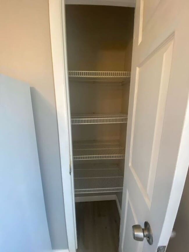 Building Photo - Renovated 1Bed/1Bath in Florissant!