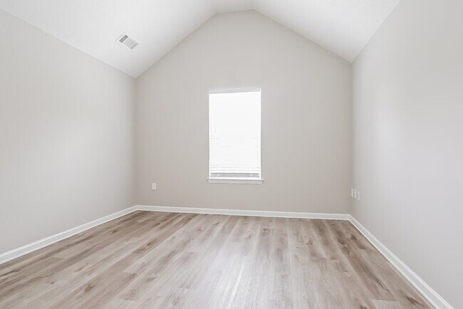 Building Photo - 65 Cinnamon Oak Cir