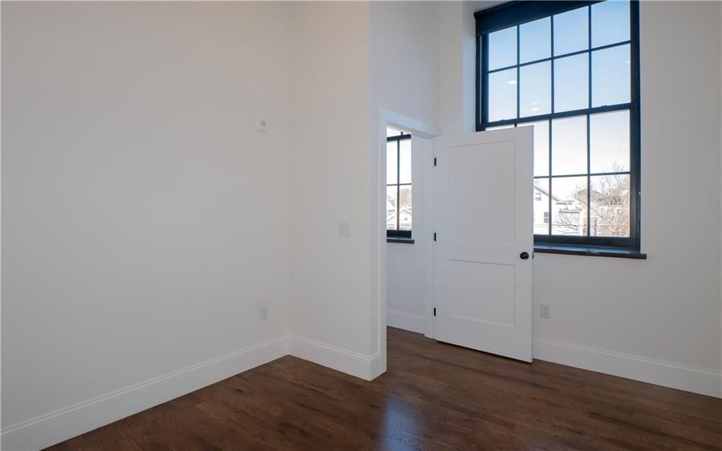 Building Photo - 15 Cranston Ave