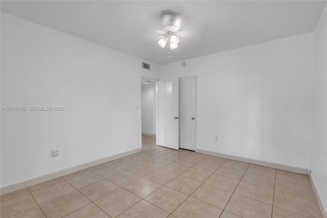 Building Photo - 6141 SW 47th St
