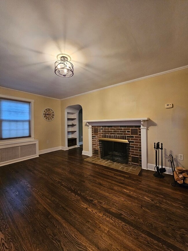 Building Photo - 102 N Forrest St