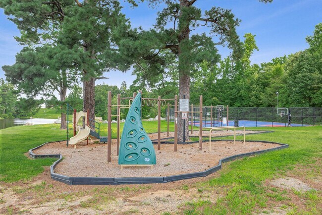 Building Photo - 22030 Lake Jordan Dr
