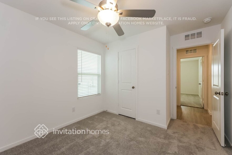 Building Photo - 2414 Fleming Dr