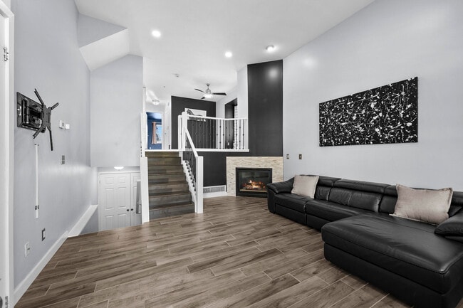 Building Photo - 29374 Glen Oaks Blvd W