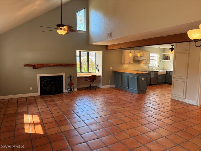 Building Photo - 5825 Dogwood Way