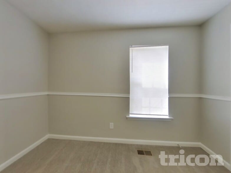 Building Photo - 432 Pine Valley Dr