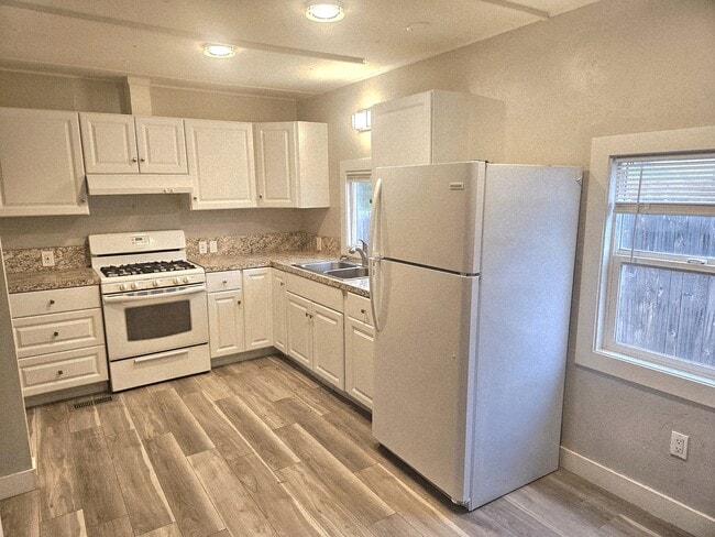 Building Photo - 79 Driftwood St