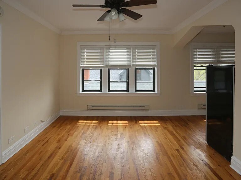 Building Photo - 4738 N Hermitage Ave