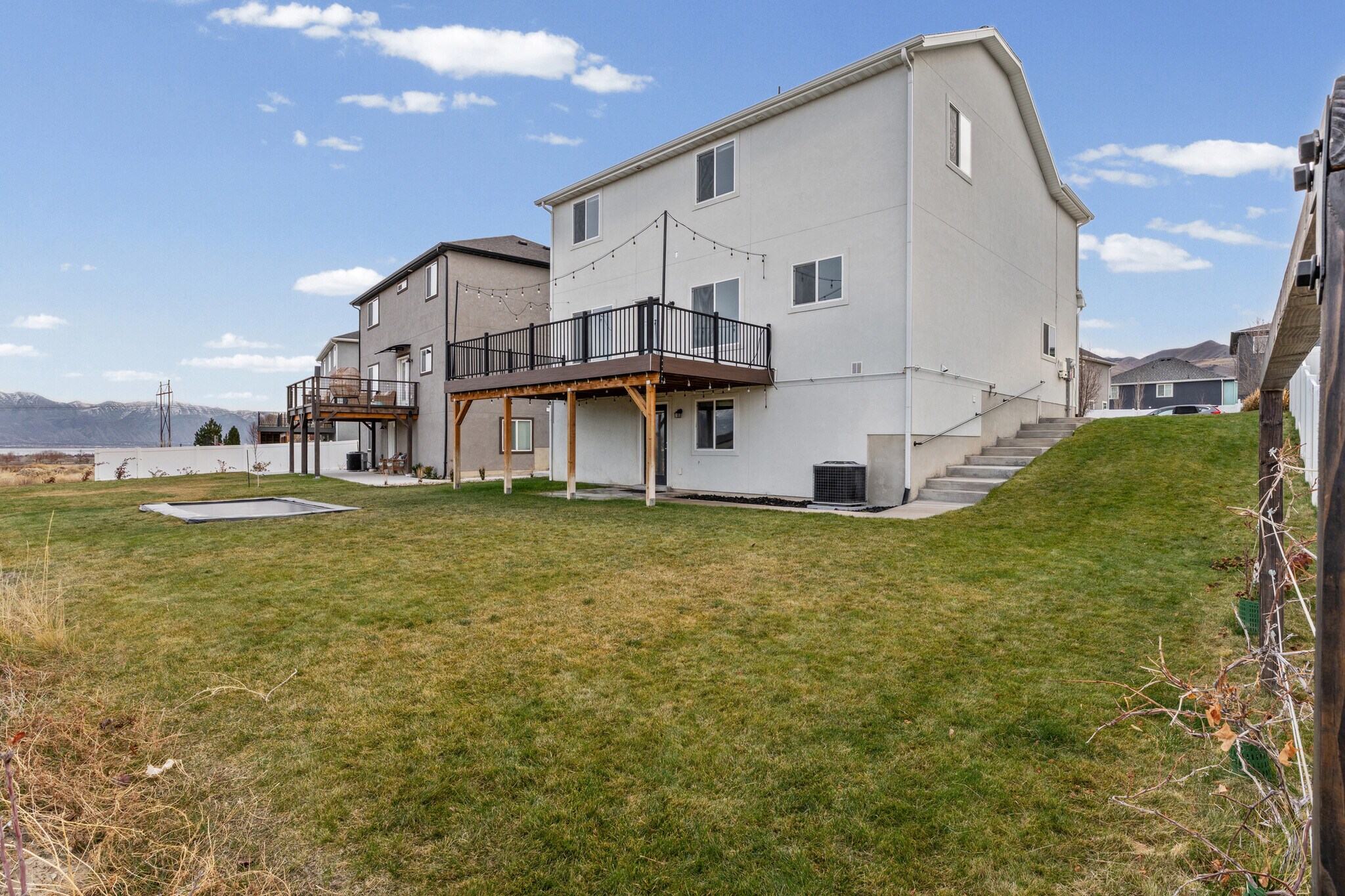 Building Photo - 4883 E Silver Ridge Rd