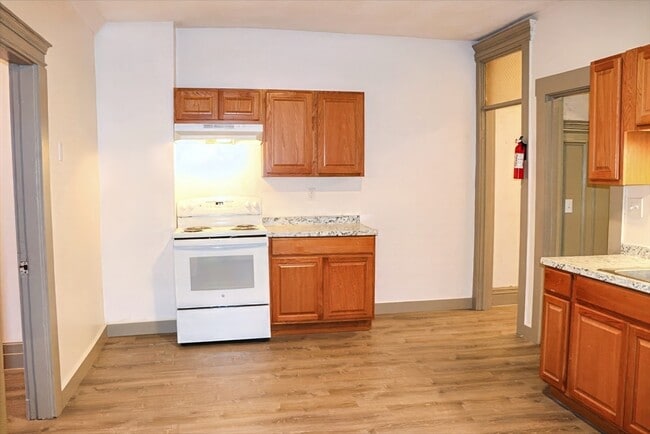 Building Photo - 6 Waumbeck St