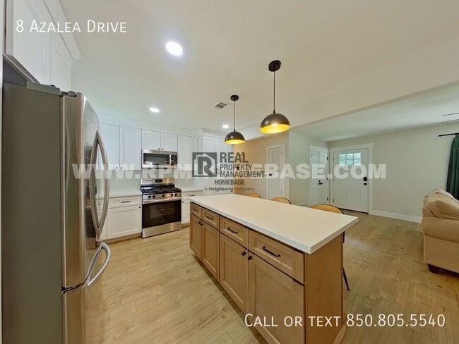 Building Photo - 8 Azalea Dr