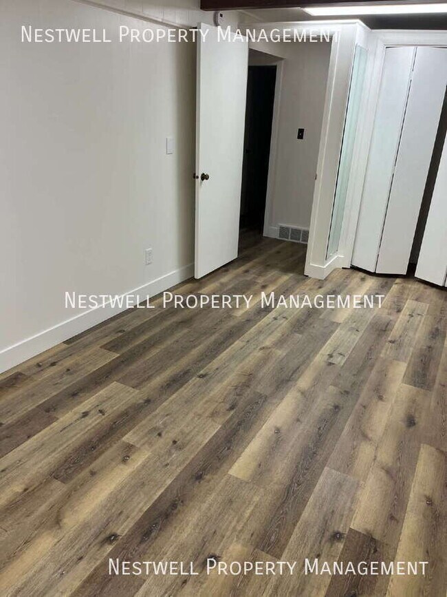 Building Photo - 893 W 1500 N St